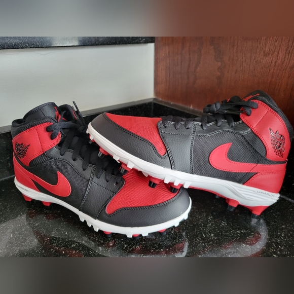 bred 1 cleats